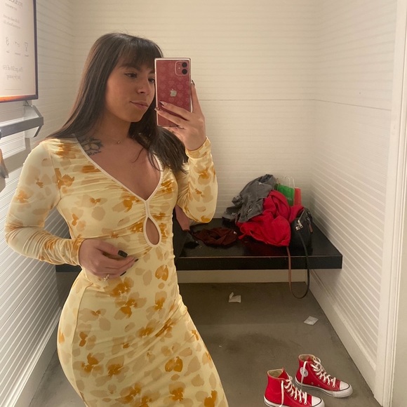 Ambercrombie yellow dress - Picture 2 of 3